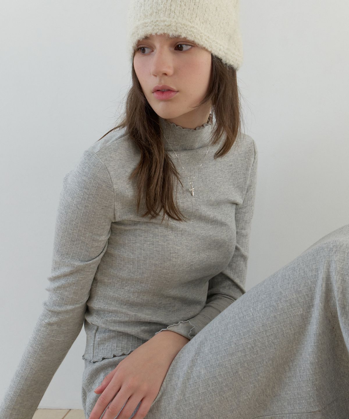 리엘(RE L) Joey mock-neck t-shirt (gray)