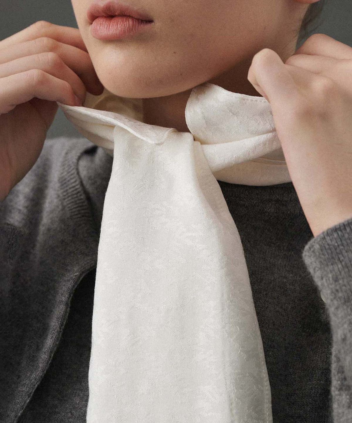 플라드주르(PLATDUJOUR) Silky scarf (Ivory)