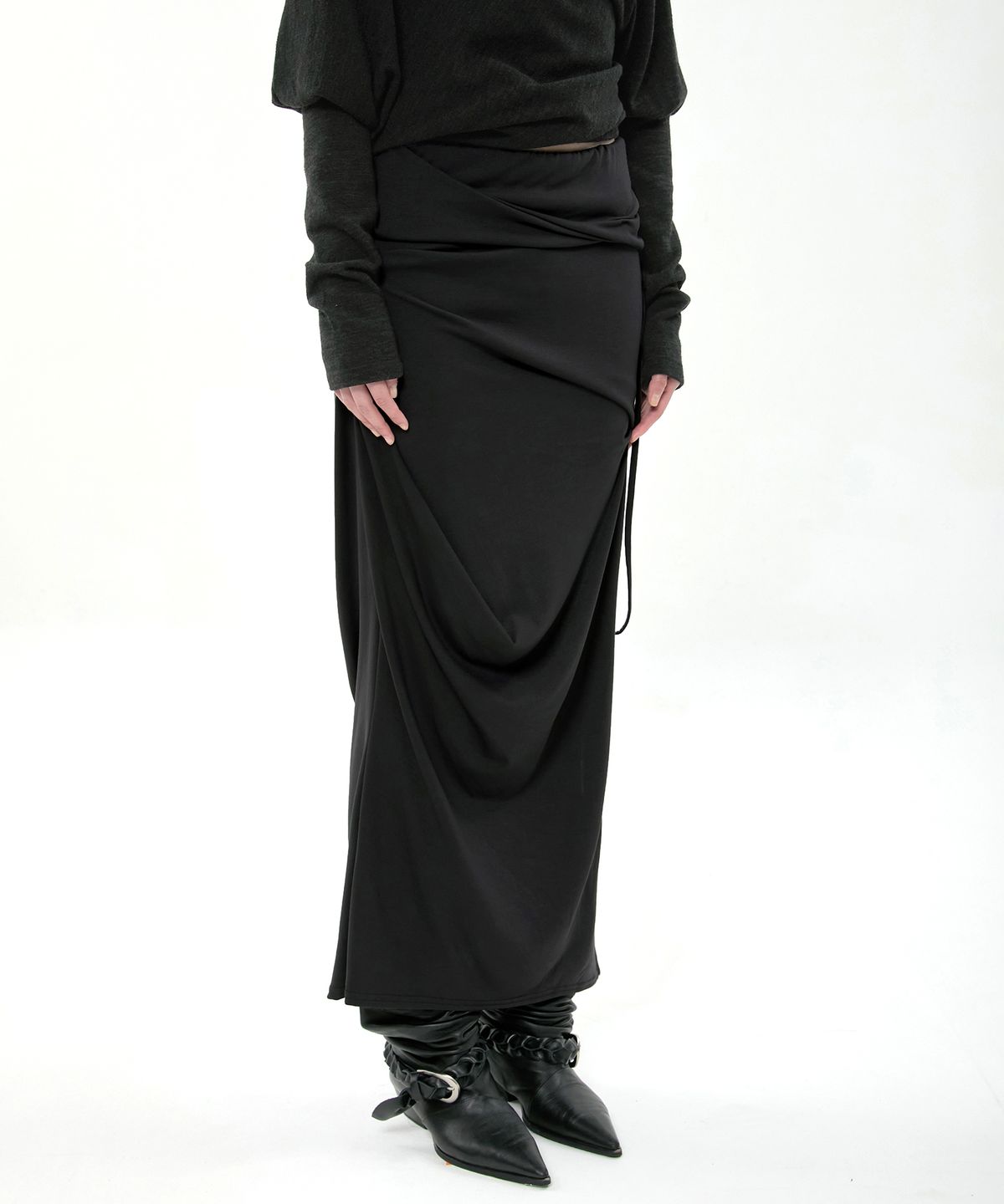 플레어업(FLAREUP) Sculpted Draped Long Skirt (FL-279_Black)