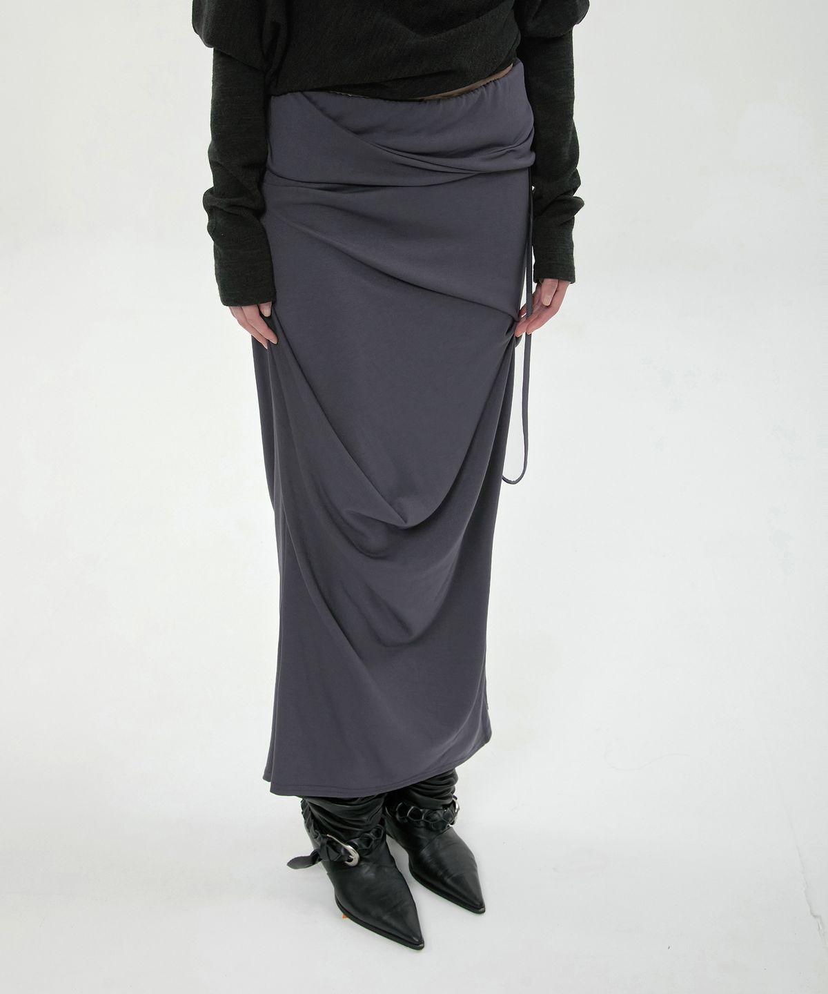 플레어업(FLAREUP) Sculpted Draped Long Skirt (FL-279_Charcoal)