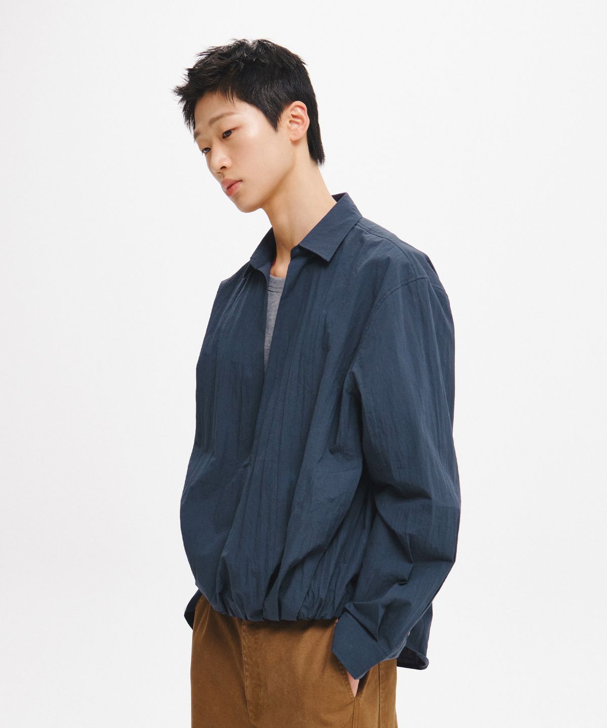 제너럴아이디어(GENERALIDEA) UNISEX 레이어드 노치넥셔츠 [2COL] / GF3USH002