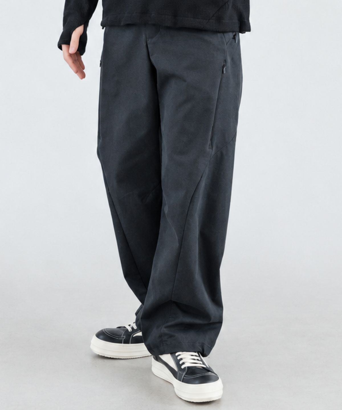 우석(WOOSUK) Drift Curve Pant (Dark Grey)