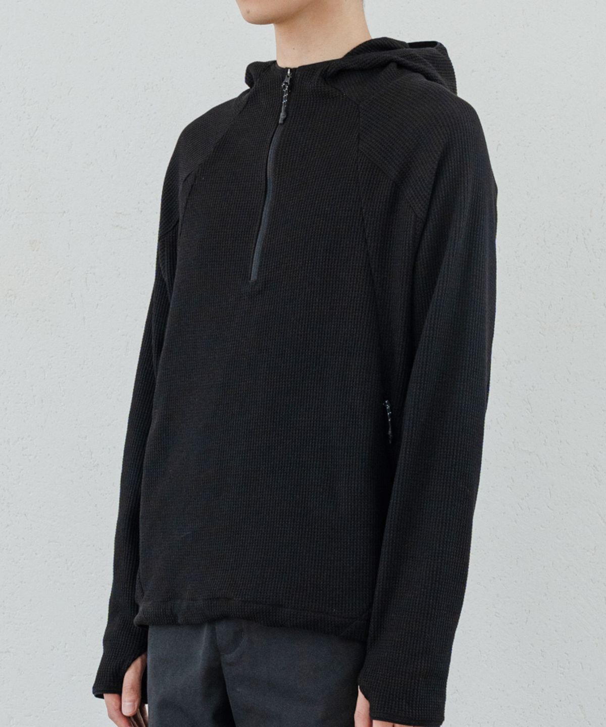우석(WOOSUK) Grid Half Zip Hoodie