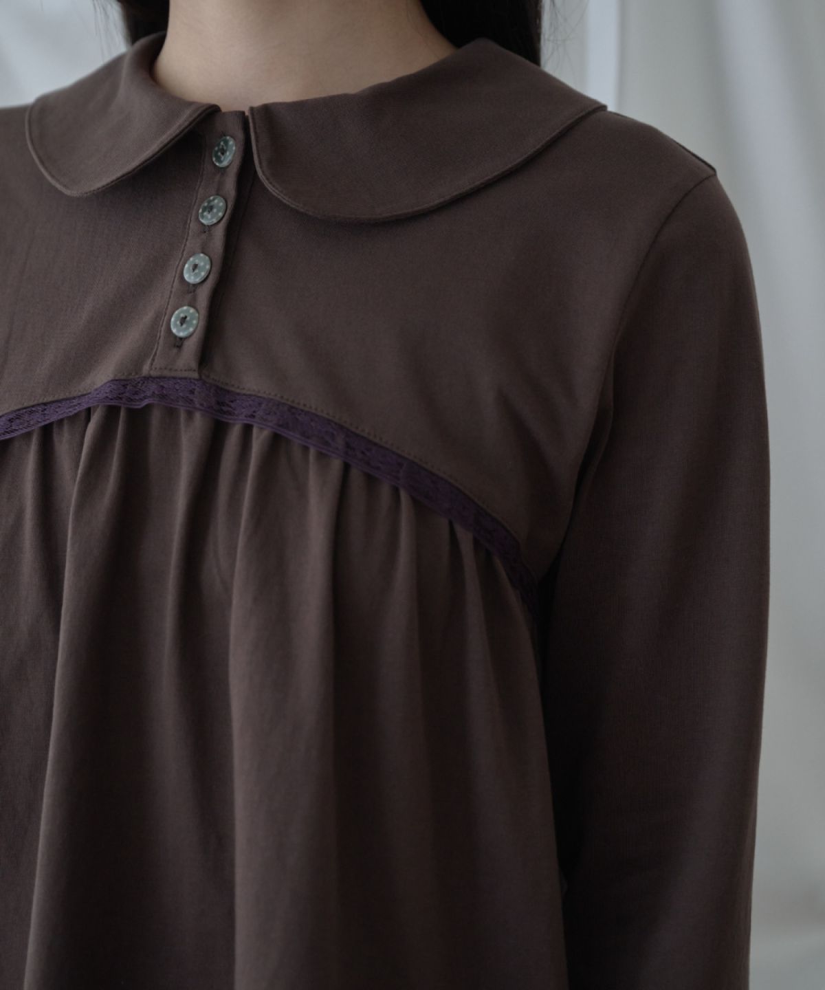피브스피브스(PEEVES PEEVES) Yoke Shirred Blouse / Brown