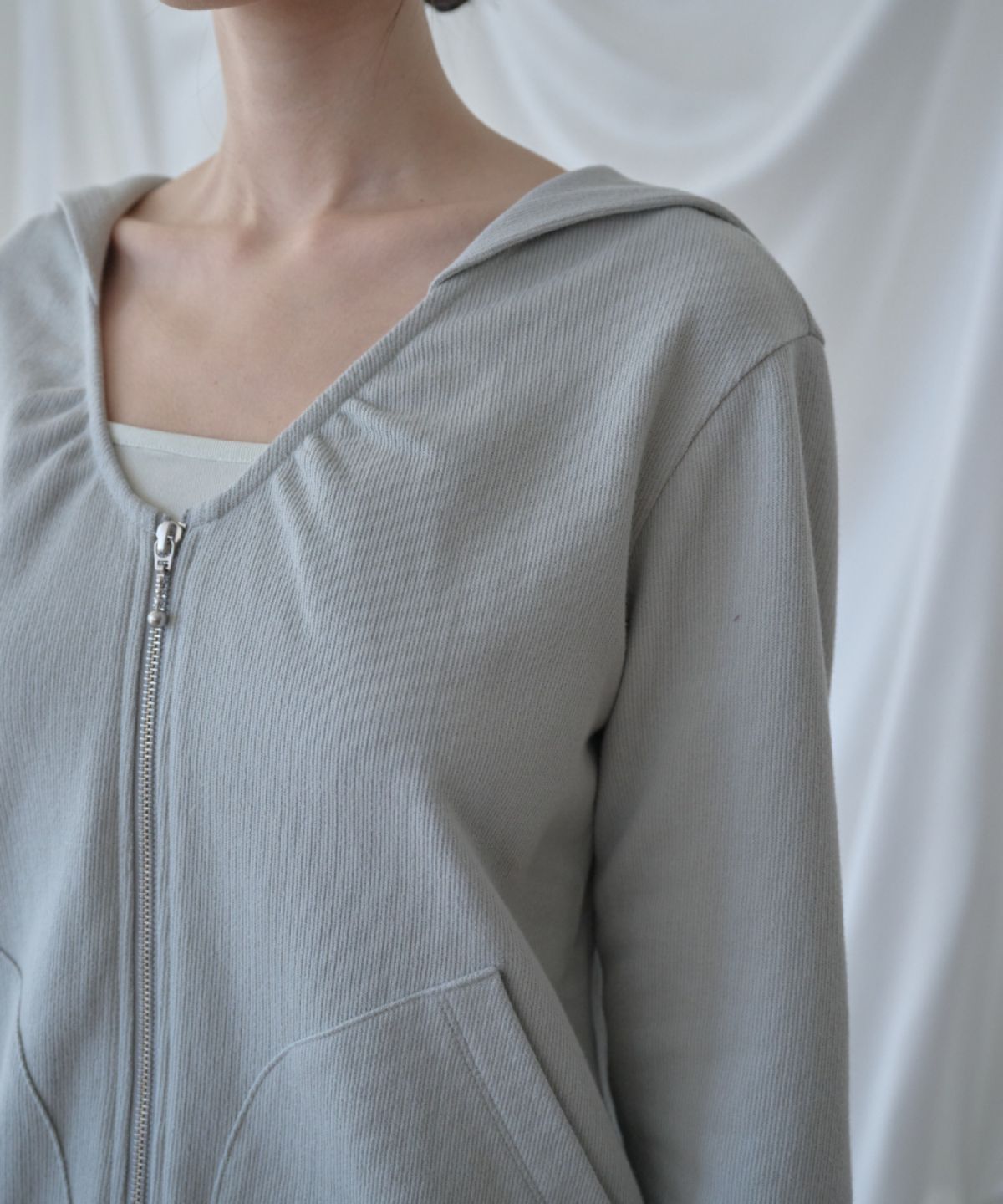 피브스피브스(PEEVES PEEVES) V-Neck Hooded Zip-Up Cardigan / Light Grey