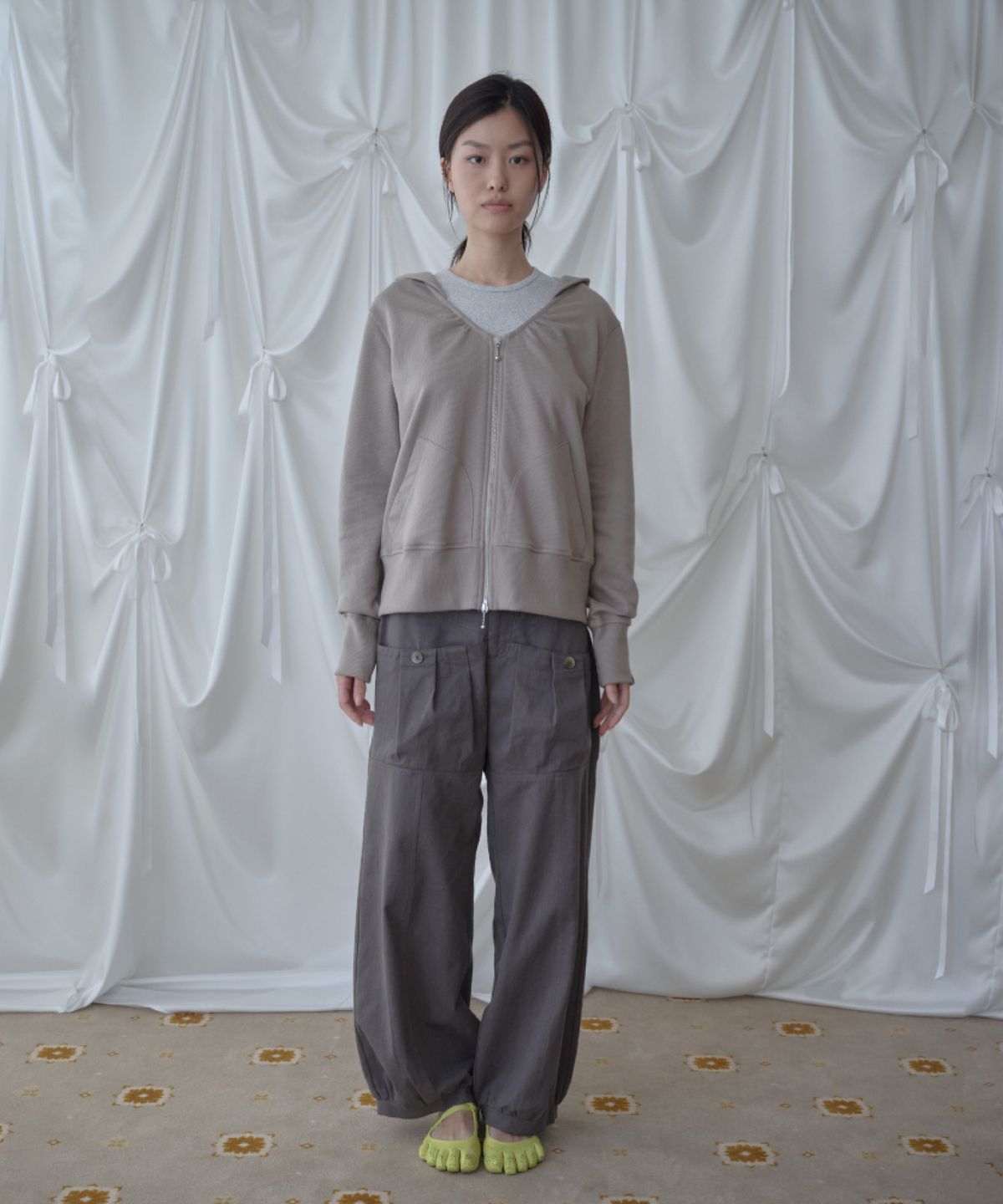 피브스피브스(PEEVES PEEVES) V-Neck Hooded Zip-Up Cardigan / Beige