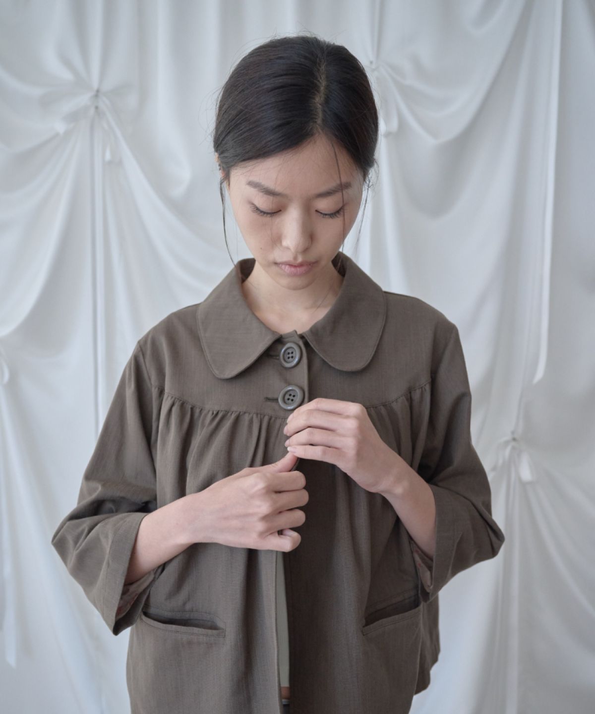 피브스피브스(PEEVES PEEVES) Gathered Collar Jacket / Brown