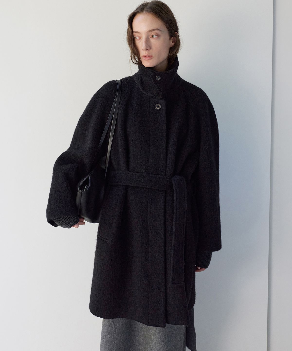 르바(LEVAR) Moss Alpaca Raglan Half Coat - Black