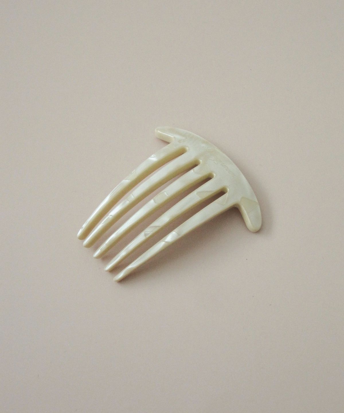 둥그런(DUNGEUREON) French Hair Comb (Pearl Beige)