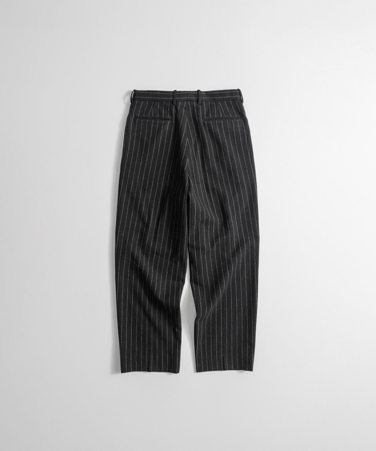 비헤비어(BEHEAVYER) W/P OFFICER TROUSERS black stripe
