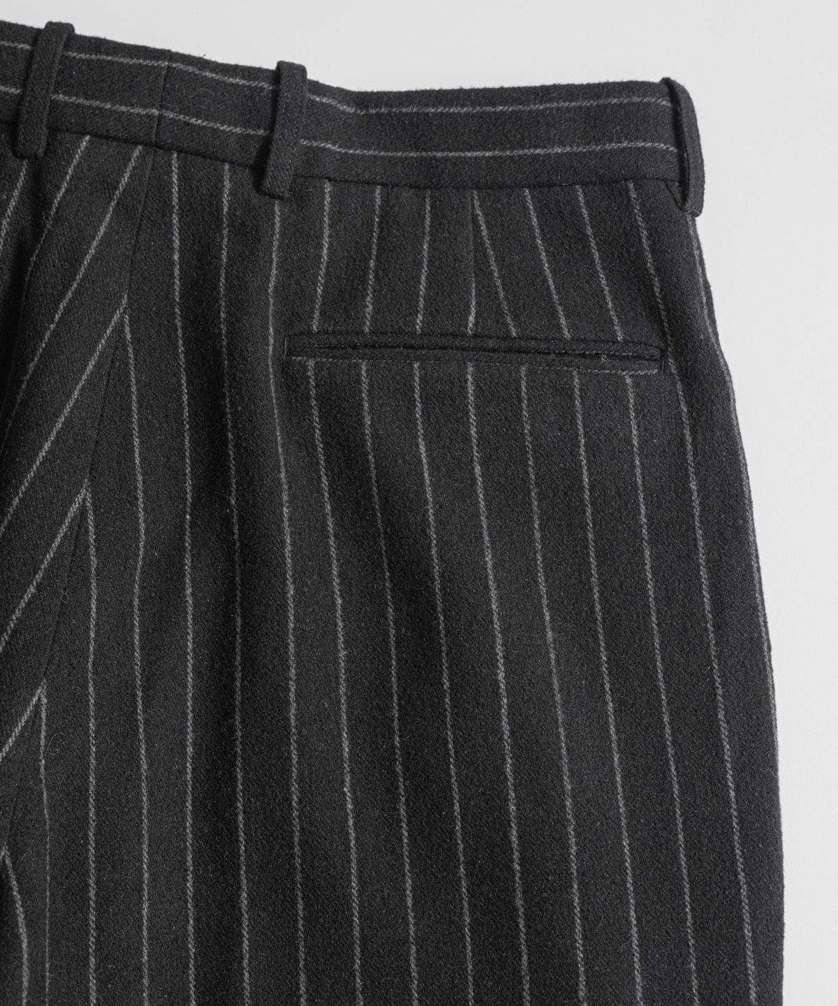 비헤비어(BEHEAVYER) W/P OFFICER TROUSERS black stripe