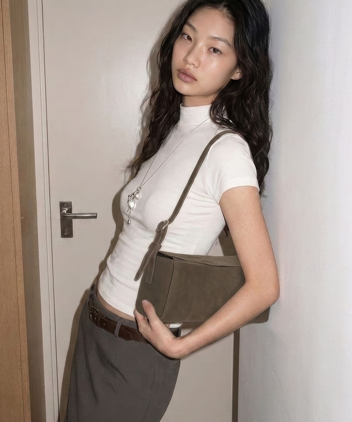 디베르노(DBERNO) 레더 스퀘어 포켓 버터백 - 스웨이드 브라운