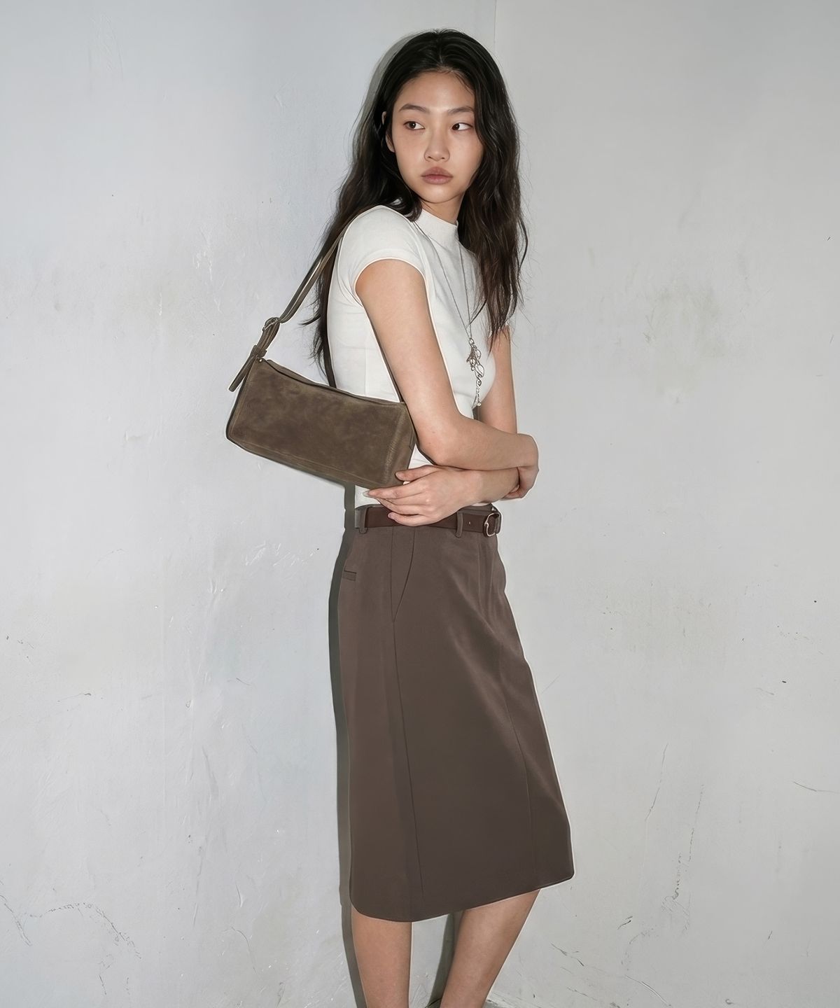 디베르노(DBERNO) 레더 스퀘어 포켓 버터백 - 스웨이드 브라운