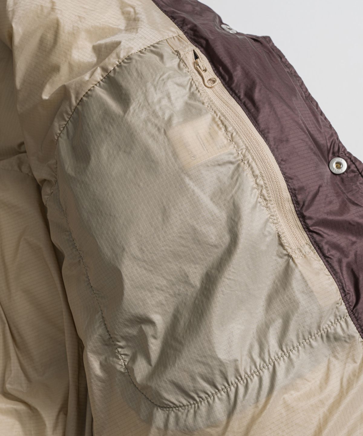 비헤비어(BEHEAVYER) POLARBEAR DUCK DOWN JACKET bordeaux