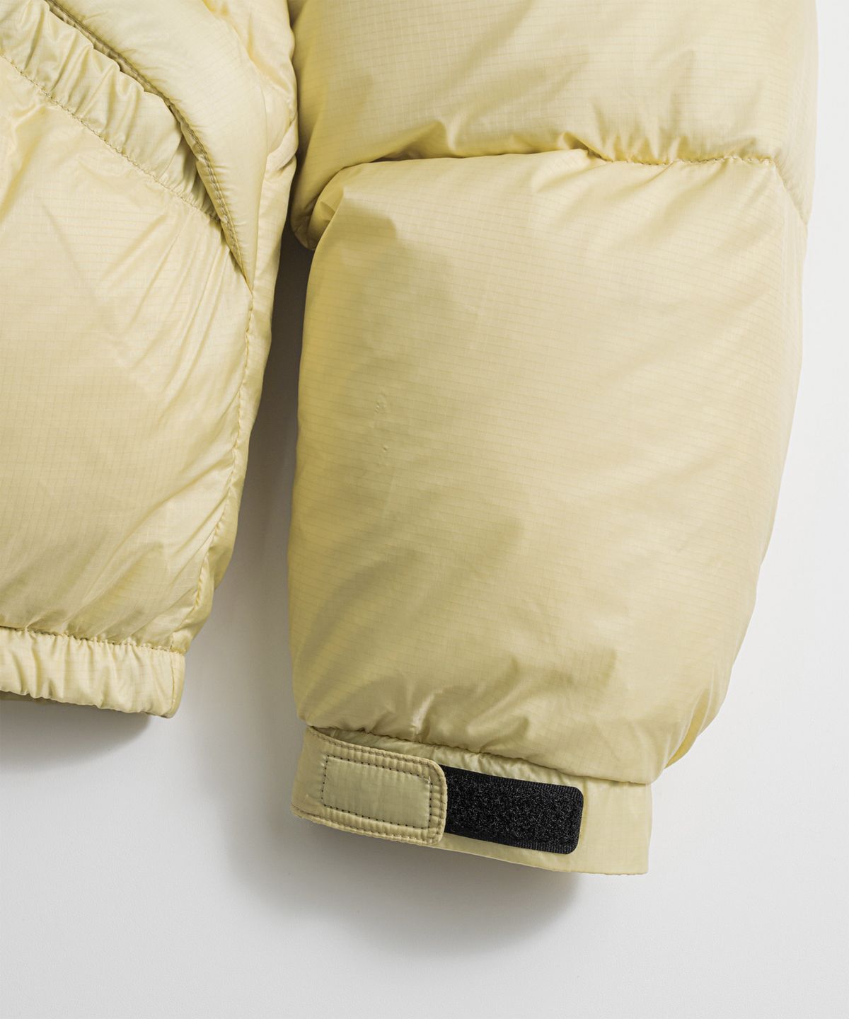 비헤비어(BEHEAVYER) POLARBEAR DUCK DOWN JACKET lemon