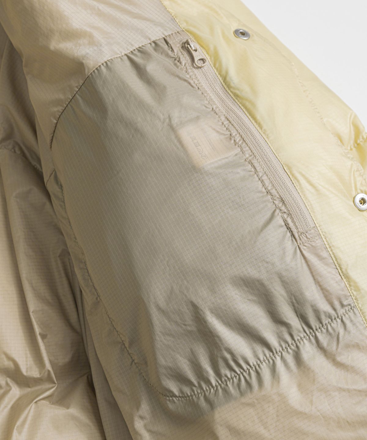 비헤비어(BEHEAVYER) POLARBEAR DUCK DOWN JACKET lemon