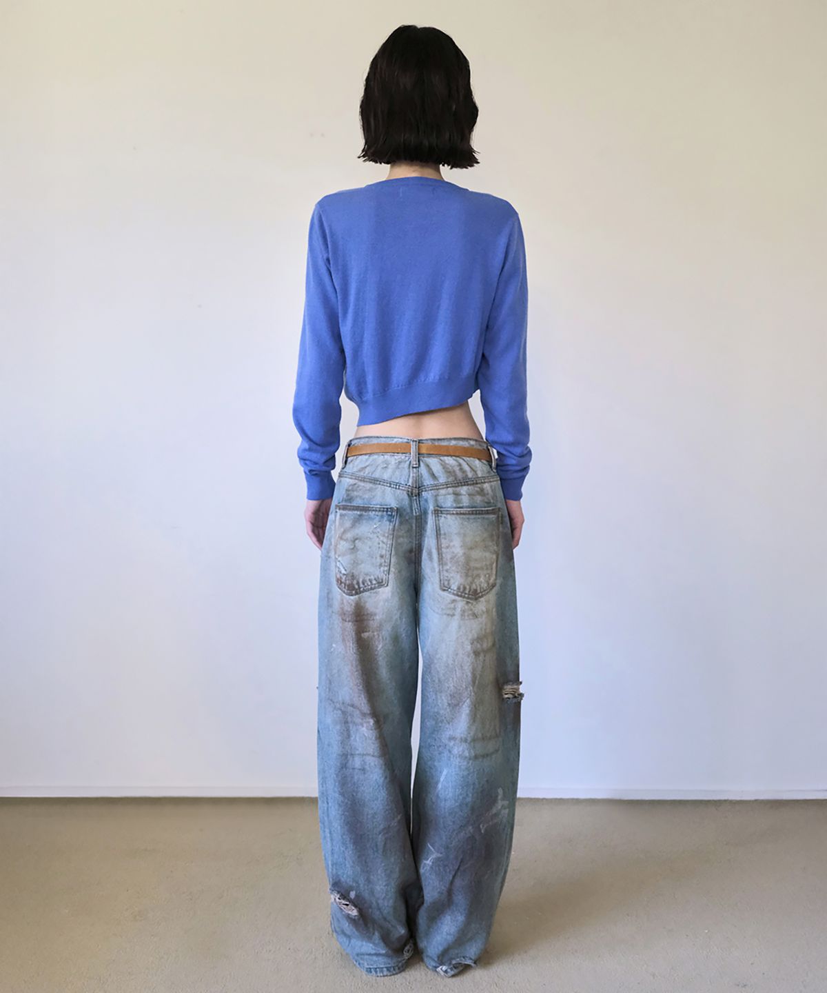 더블유케이엔디 프로젝트(WKND PROJECT) WASHED LETTERING DENIM PANTS