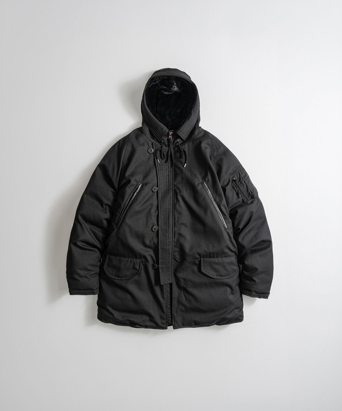 비헤비어(BEHEAVYER) W/P N3B DUCK DOWN PARKA black