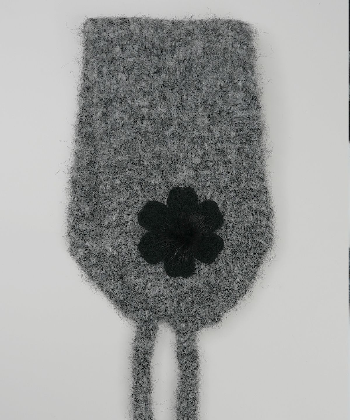 무아르모아(MOIREMOA) Flower Knit Ear Warmer - Gray