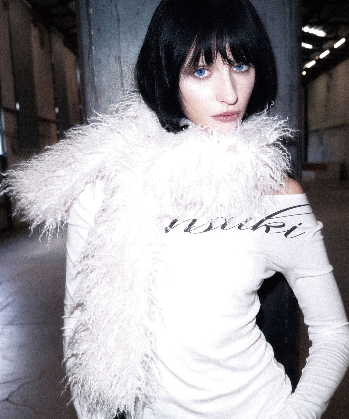 긴스키(GINSUKI) LONG HAIR MUFFLER (IVORY)