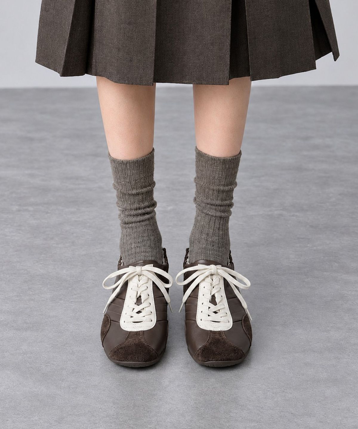 스토(STOE) MAREN Laced Sneakers_Brown_Low-profile sneakers 마렌 레이스드 스니커즈 브라운