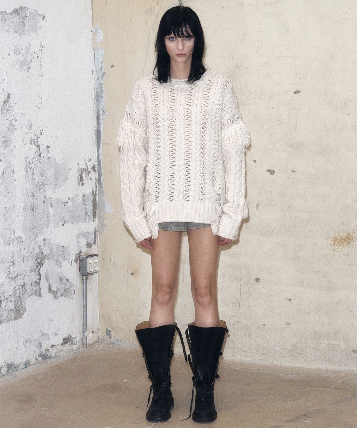 긴스키(GINSUKI) WOOL REVERSIBLE CABLE SWEATER (IVORY)