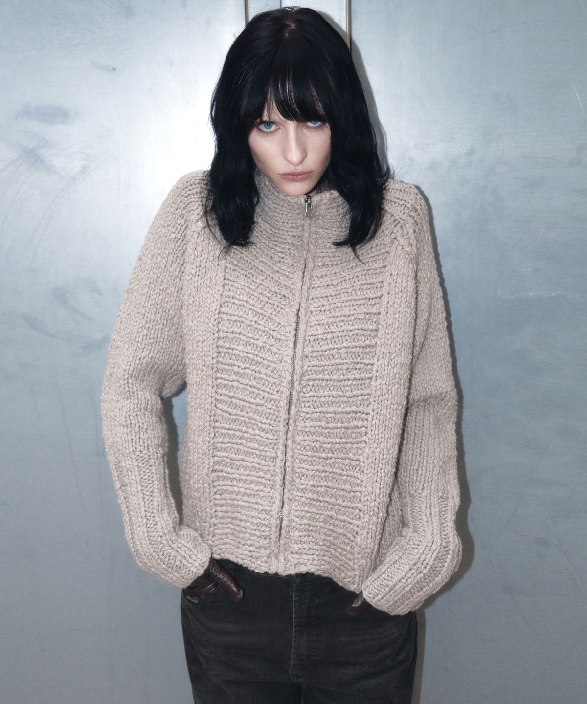 긴스키(GINSUKI) HANDMADE HIGH NECK KNIT ZIP-UP (GREY)