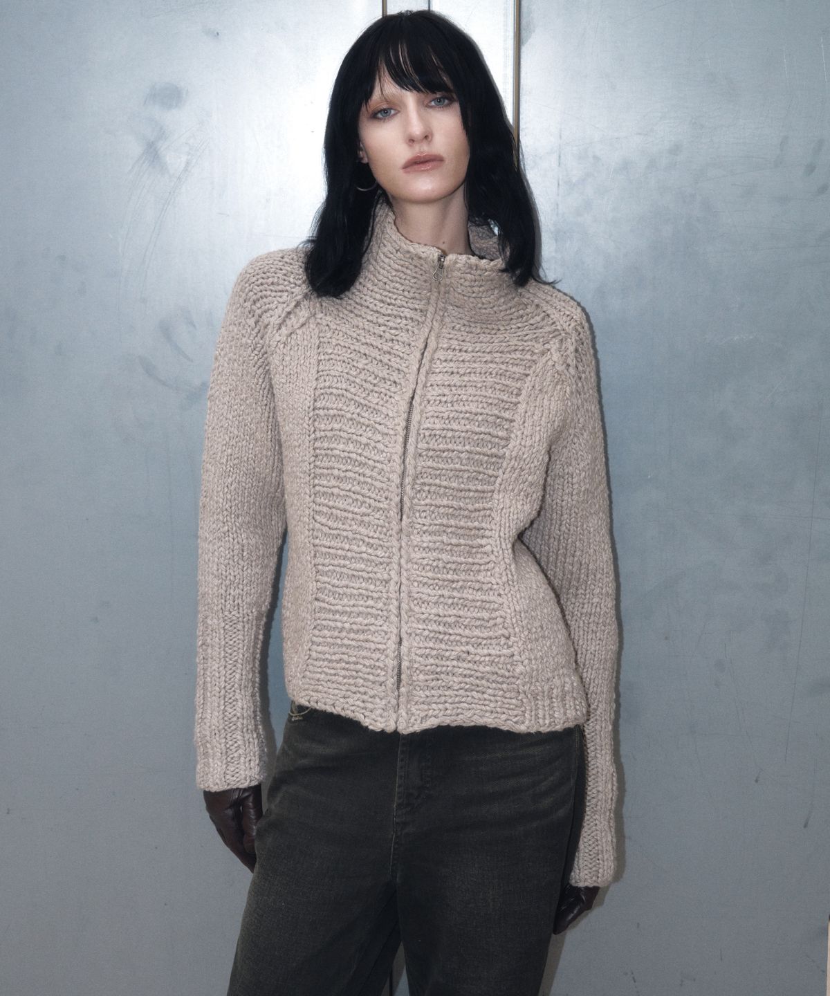 긴스키(GINSUKI) HANDMADE HIGH NECK KNIT ZIP-UP (GREY)