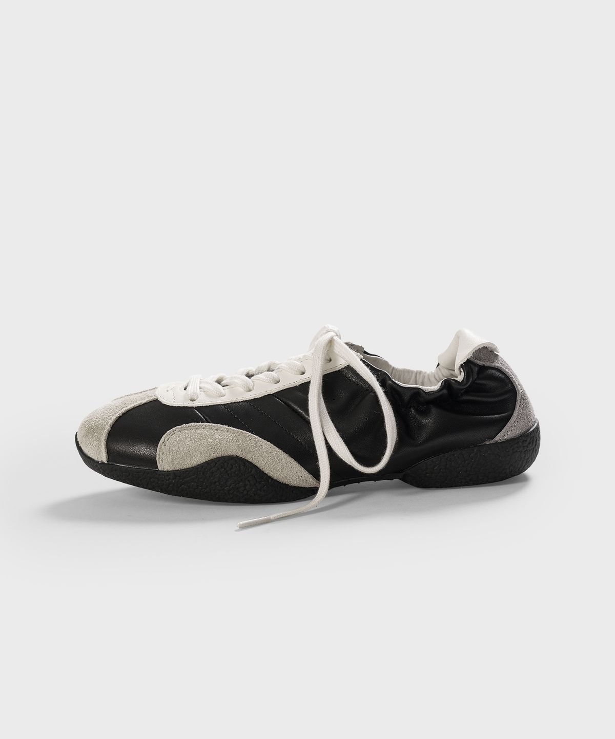 스토(STOE) MAREN Laced Sneakers_Black_Low-profile sneakers 마렌 레이스드 스니커즈 블랙