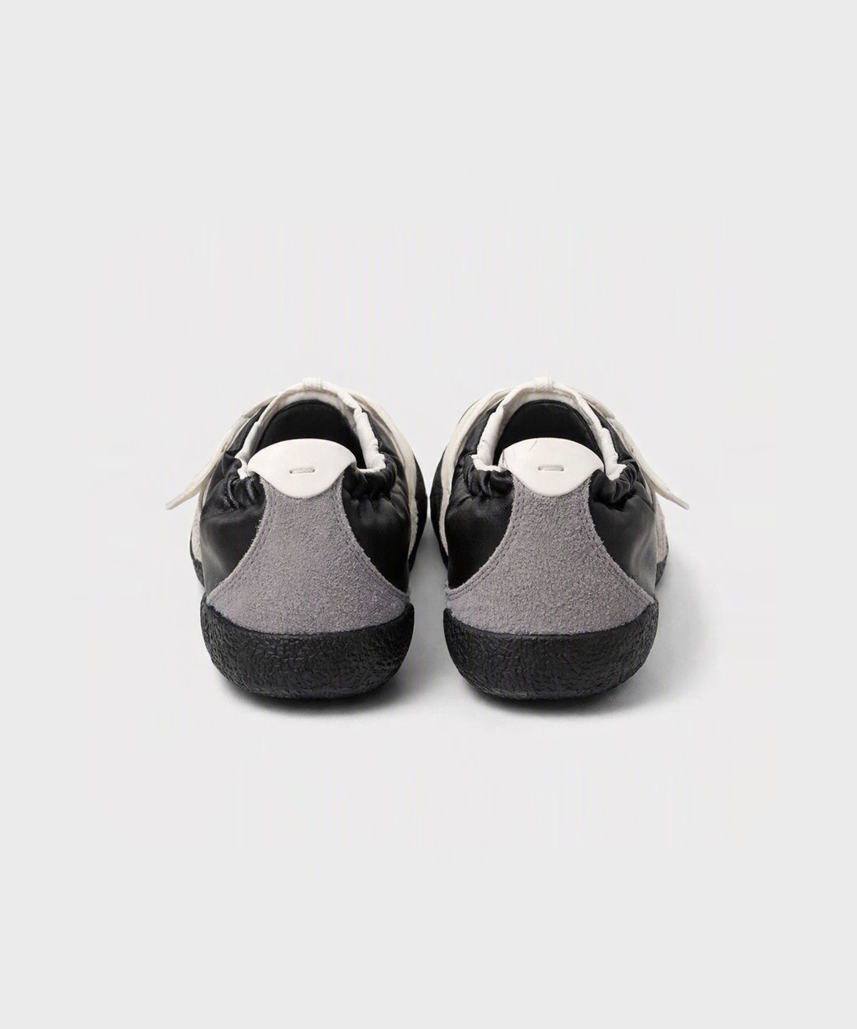 스토(STOE) MAREN Laced Sneakers_Black_Low-profile sneakers 마렌 레이스드 스니커즈 블랙