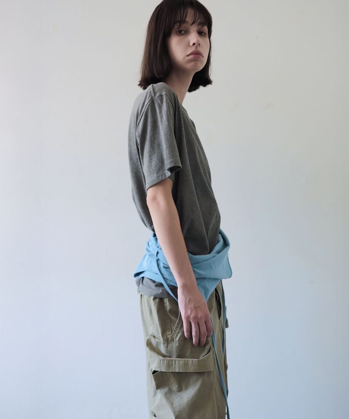 더블유케이엔디 프로젝트(WKND PROJECT) VINTAGE BASIC TEE (CHARCOAL)