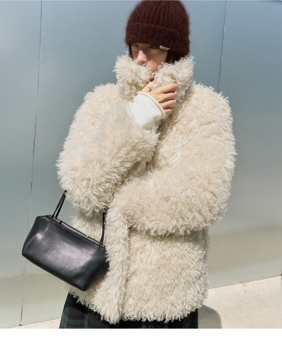 르바(LEVAR) Crimp Fur Coat - Vanilla Cream