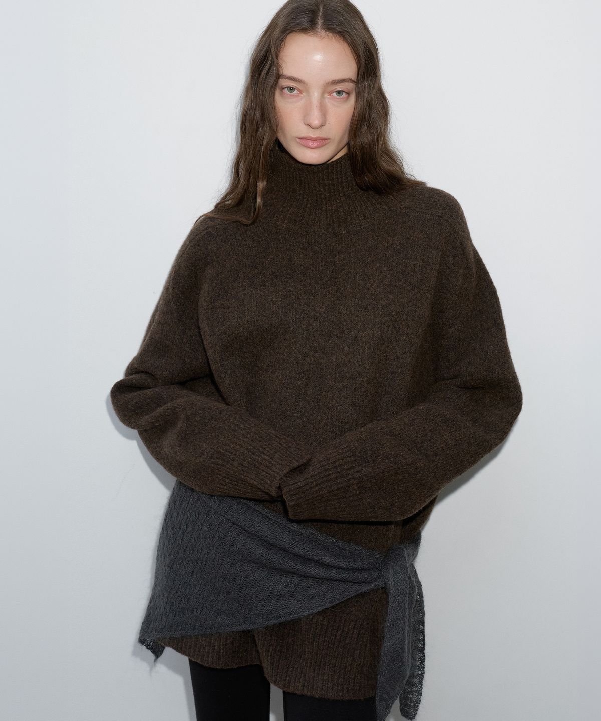 르바(LEVAR) Mellow Wool High-neck Knit - Multi Brown