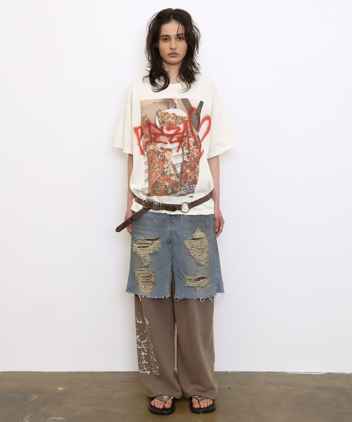 더블유케이엔디 프로젝트(WKND PROJECT) PIZZA HAND PAINTED TEE (IVORY)