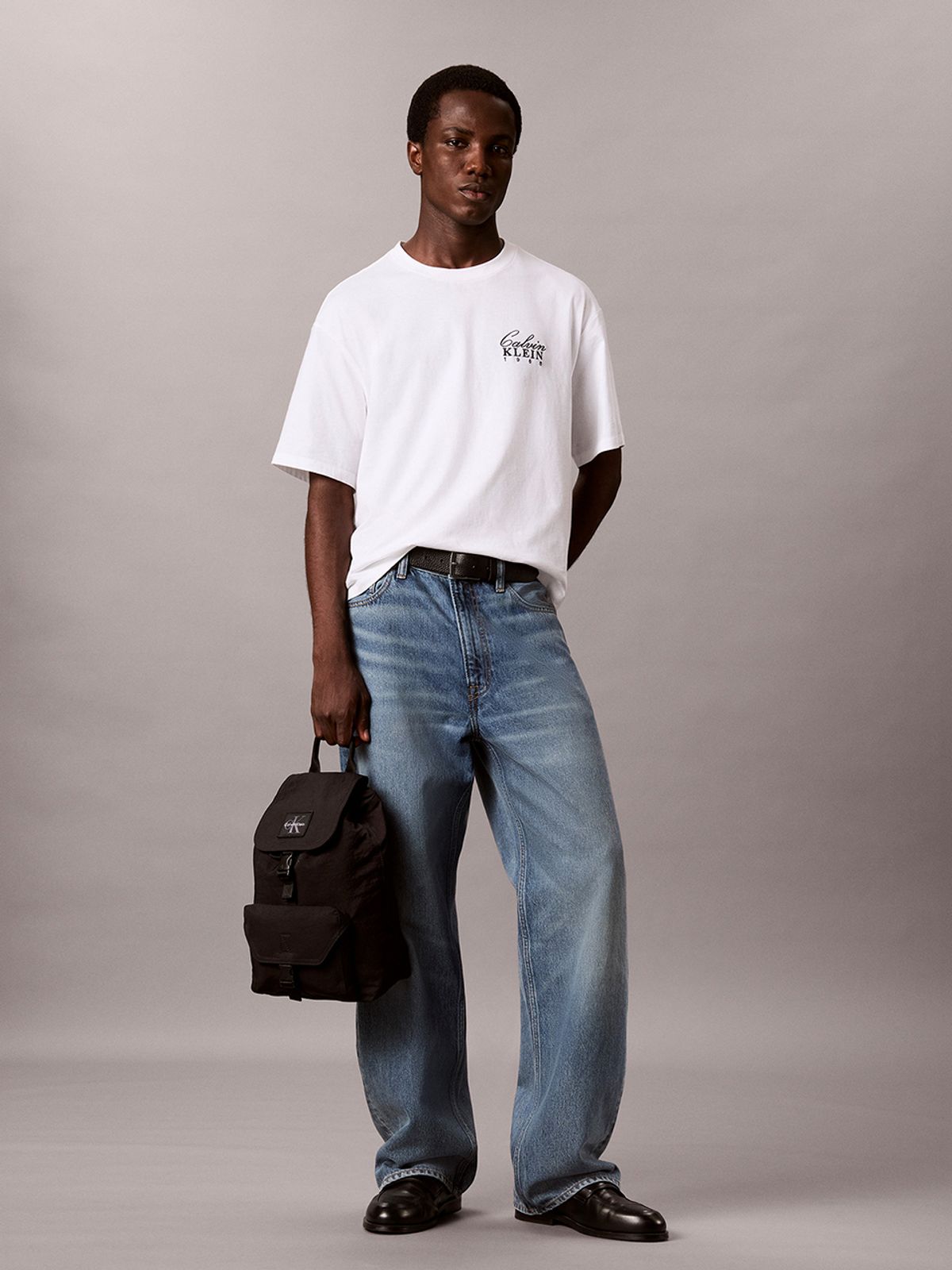 캘빈클라인 진(CALVIN KLEIN JEANS) 모노로고 크링클 나일론 미니 백팩 4D3668G UB1