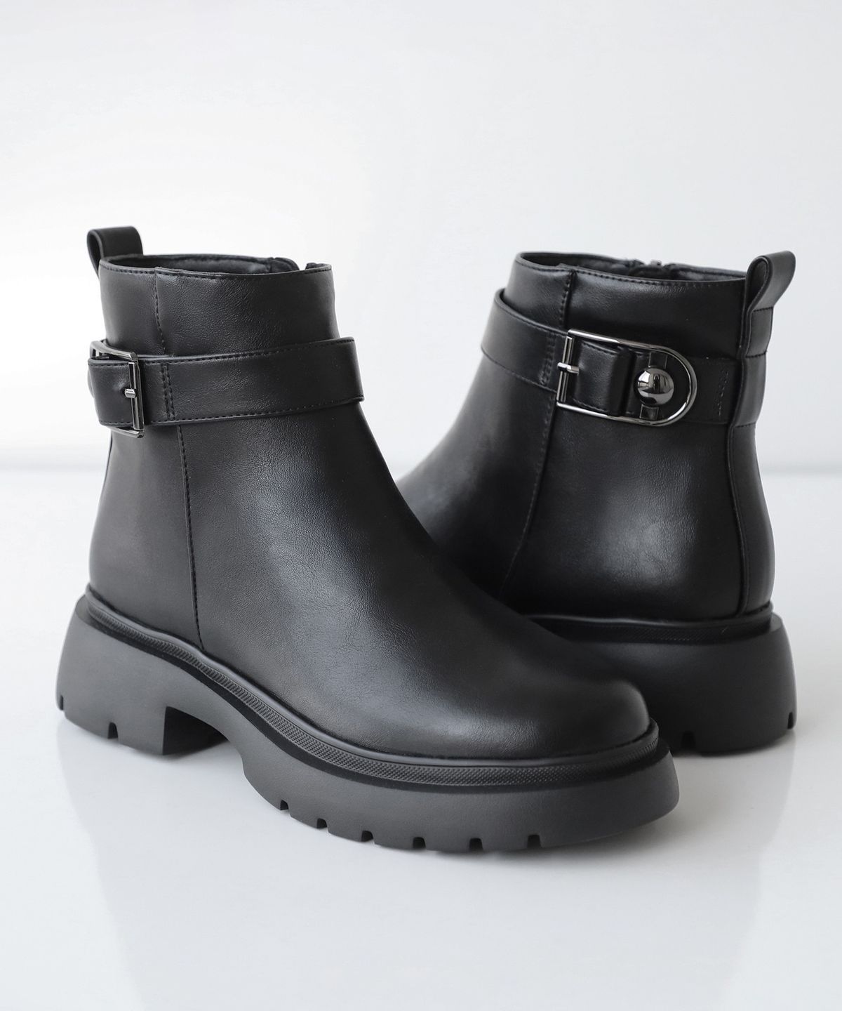 엘칸토(ELCANTO) 마쯔 여성 빅버클 청키 앵클부츠 4cm LCWA17M64V