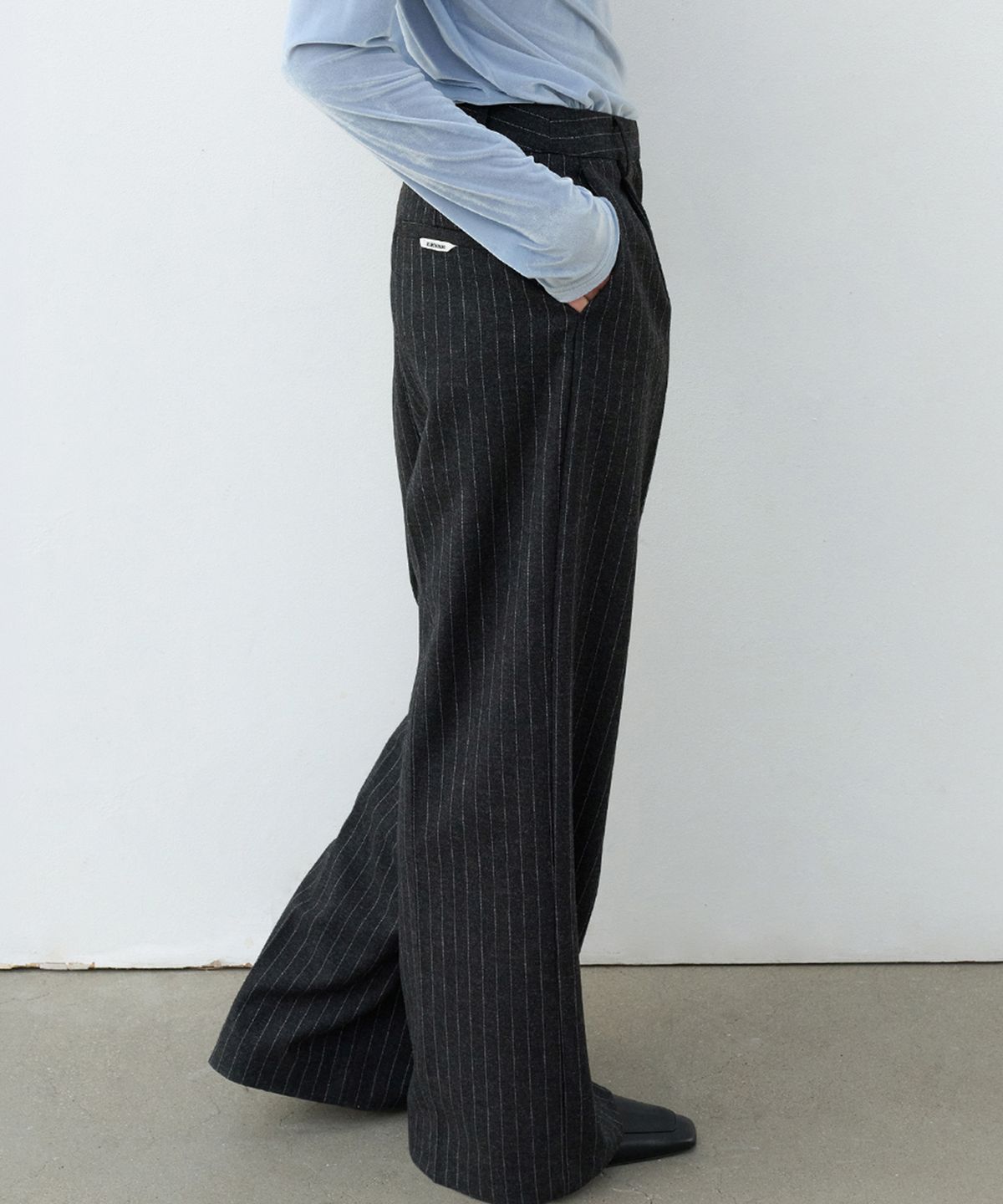 르바(LEVAR) Whenever ST Wide Slacks - Charcoal