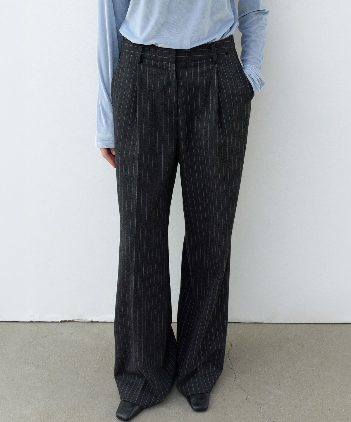 르바(LEVAR) Whenever ST Wide Slacks - Charcoal
