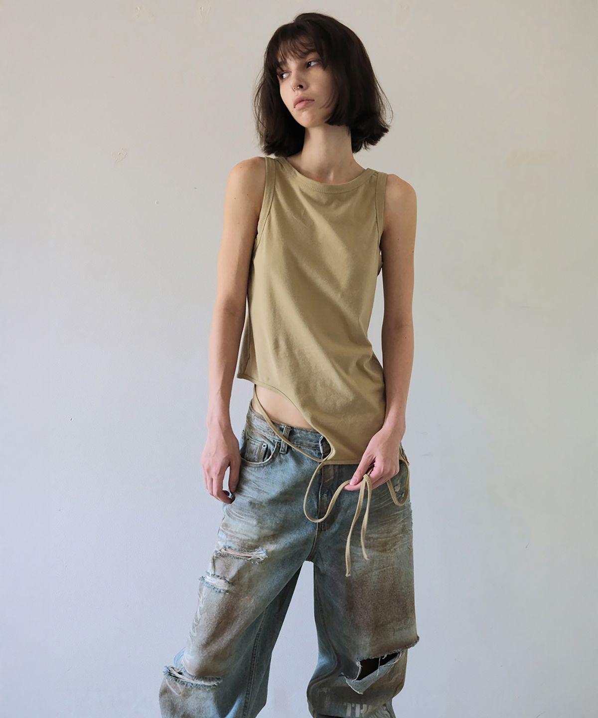 더블유케이엔디 프로젝트(WKND PROJECT) 2-WAY SLEEVELESS TOP (BEIGE)