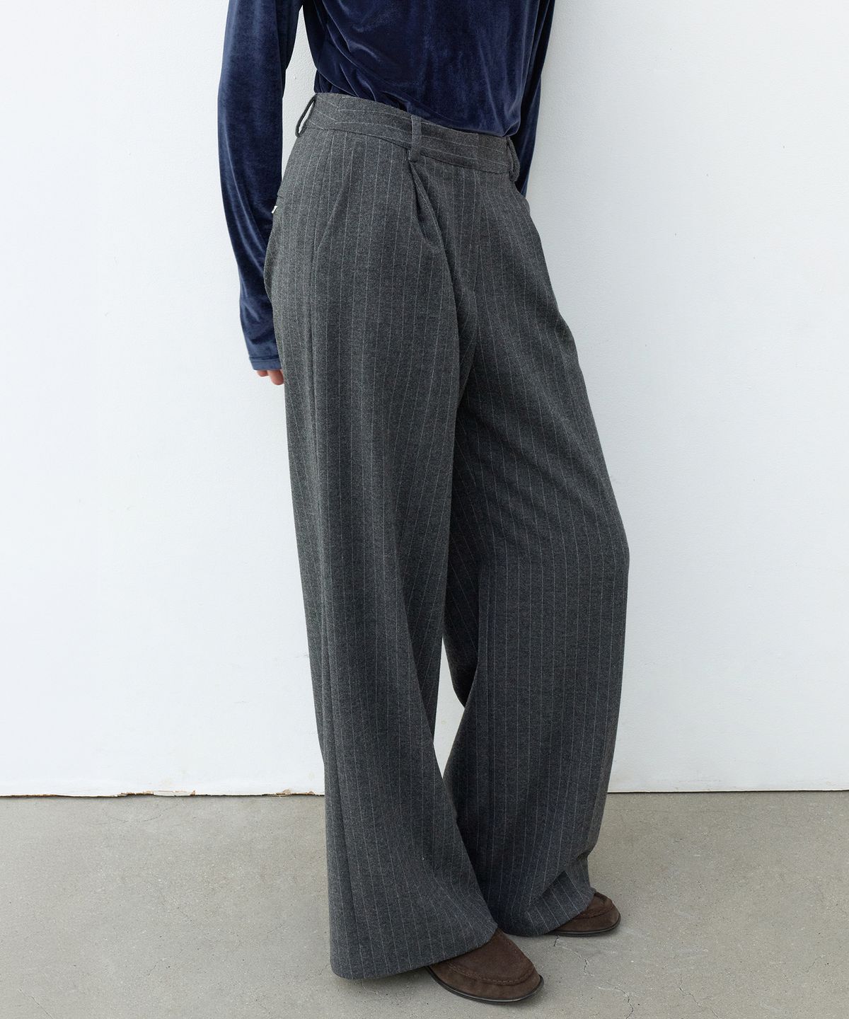 르바(LEVAR) Whenever ST Wide Slacks - Dark Grey