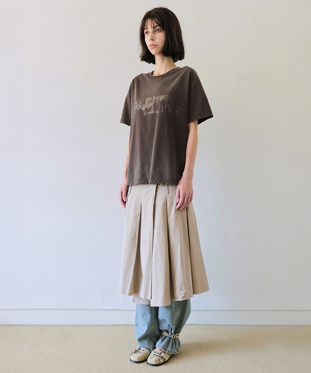 더블유케이엔디 프로젝트(WKND PROJECT) MARKED UP GRAPHIC TEE (CHARCOAL)