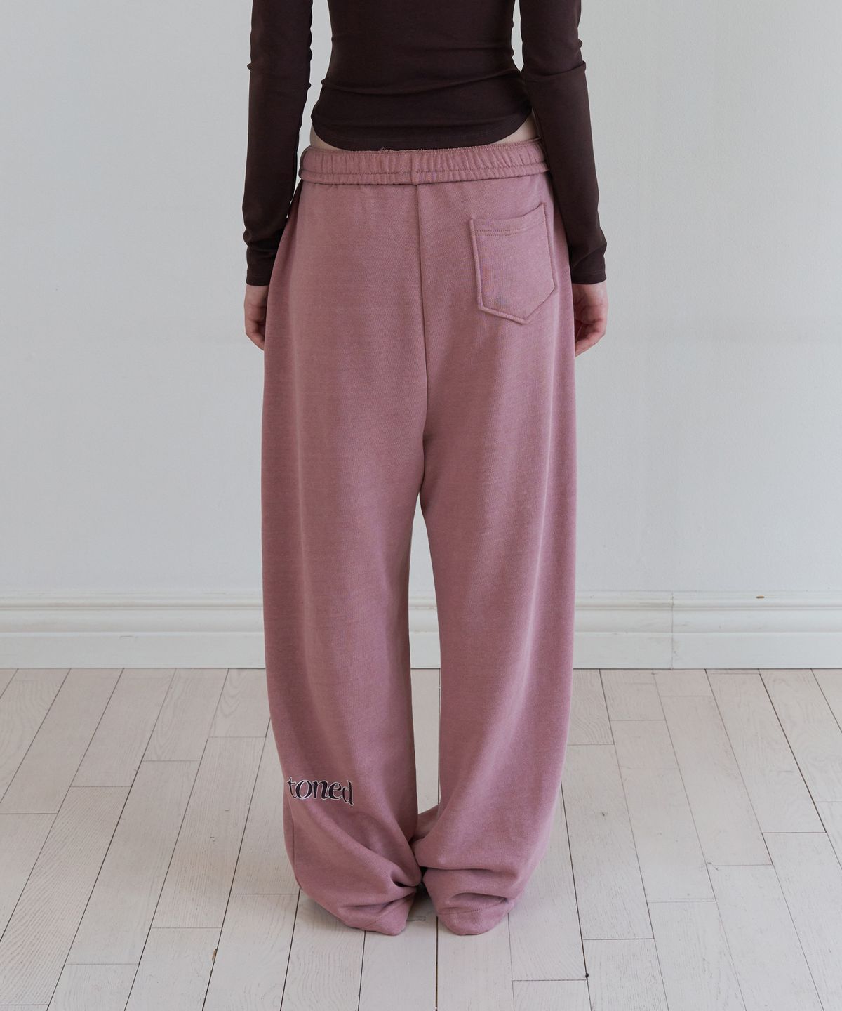 톤드(TONED) Washed print logo sweatpants (dusty pink)