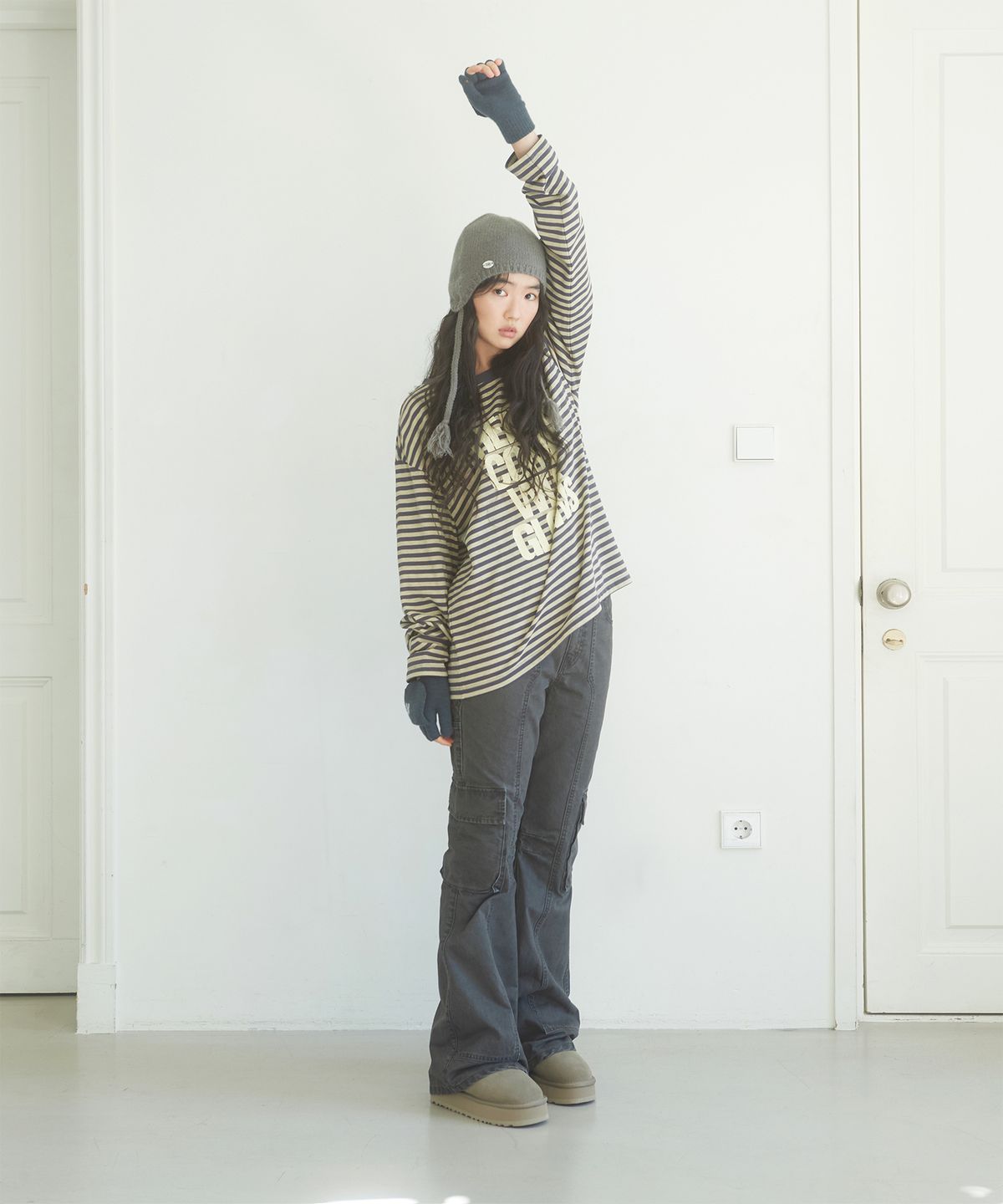데프가먼츠(DEFGARMENTS) CARGO POCKET FLARE PANTS [2COLOR]