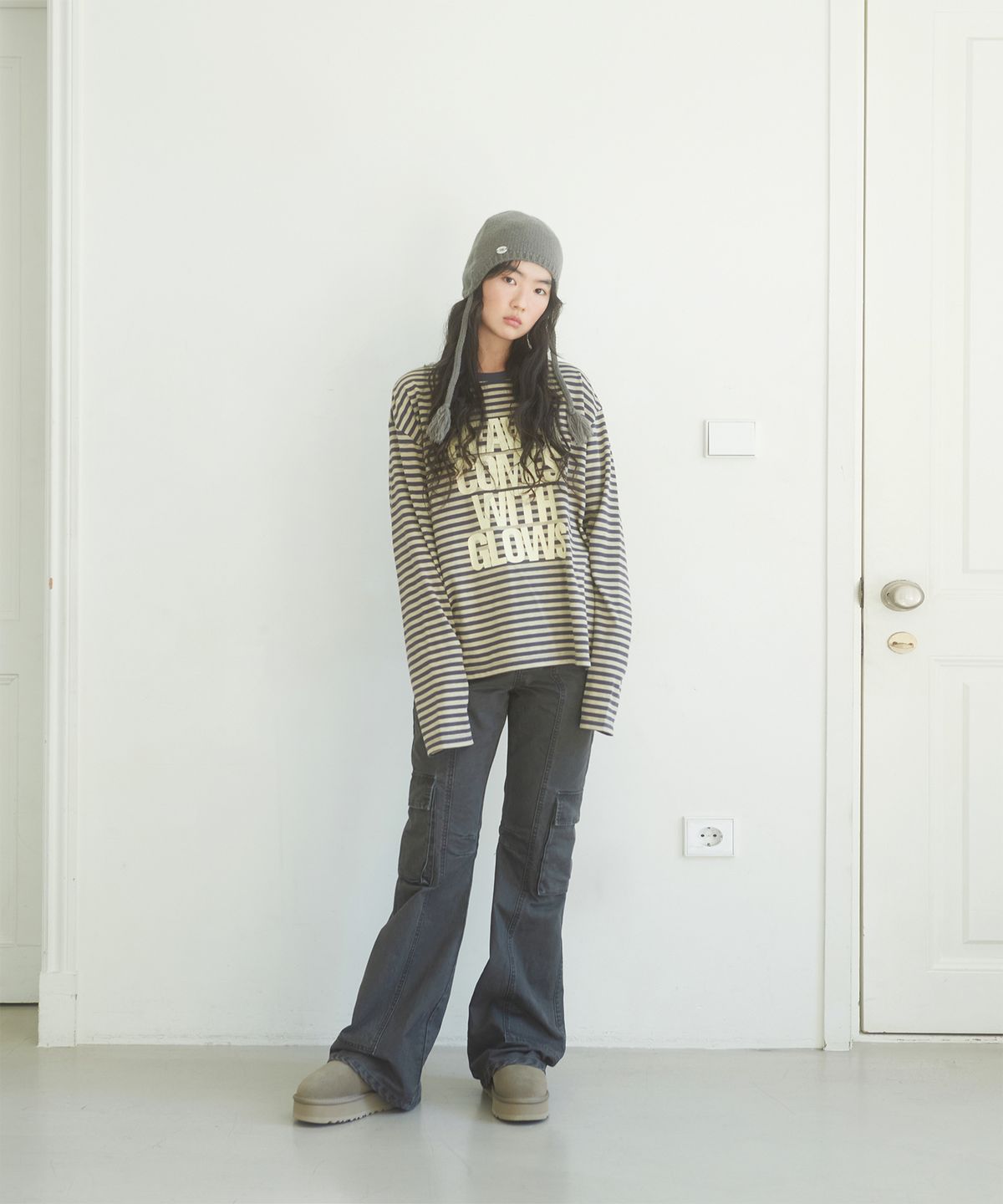 데프가먼츠(DEFGARMENTS) CARGO POCKET FLARE PANTS [2COLOR]