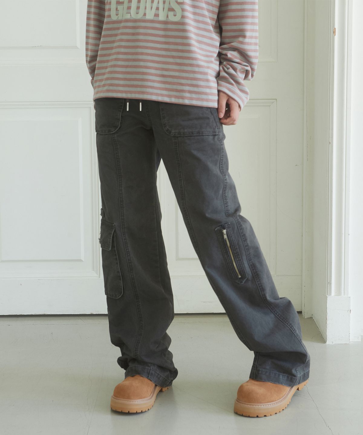 데프가먼츠(DEFGARMENTS) CARGO POCKET FLARE PANTS [2COLOR]