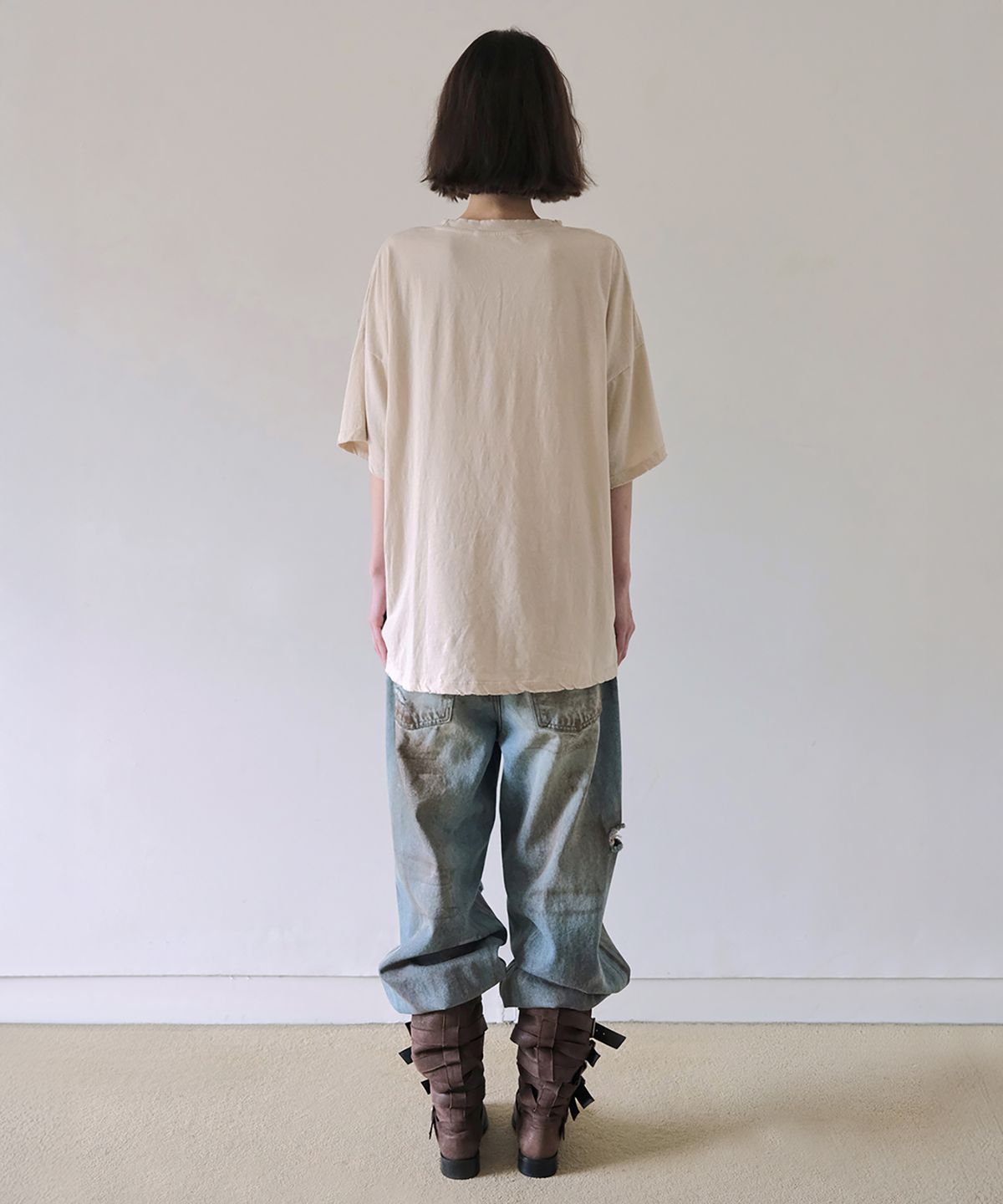 더블유케이엔디 프로젝트(WKND PROJECT) LAYERED GRAPHIC TEE (LIGHT BEIGE)