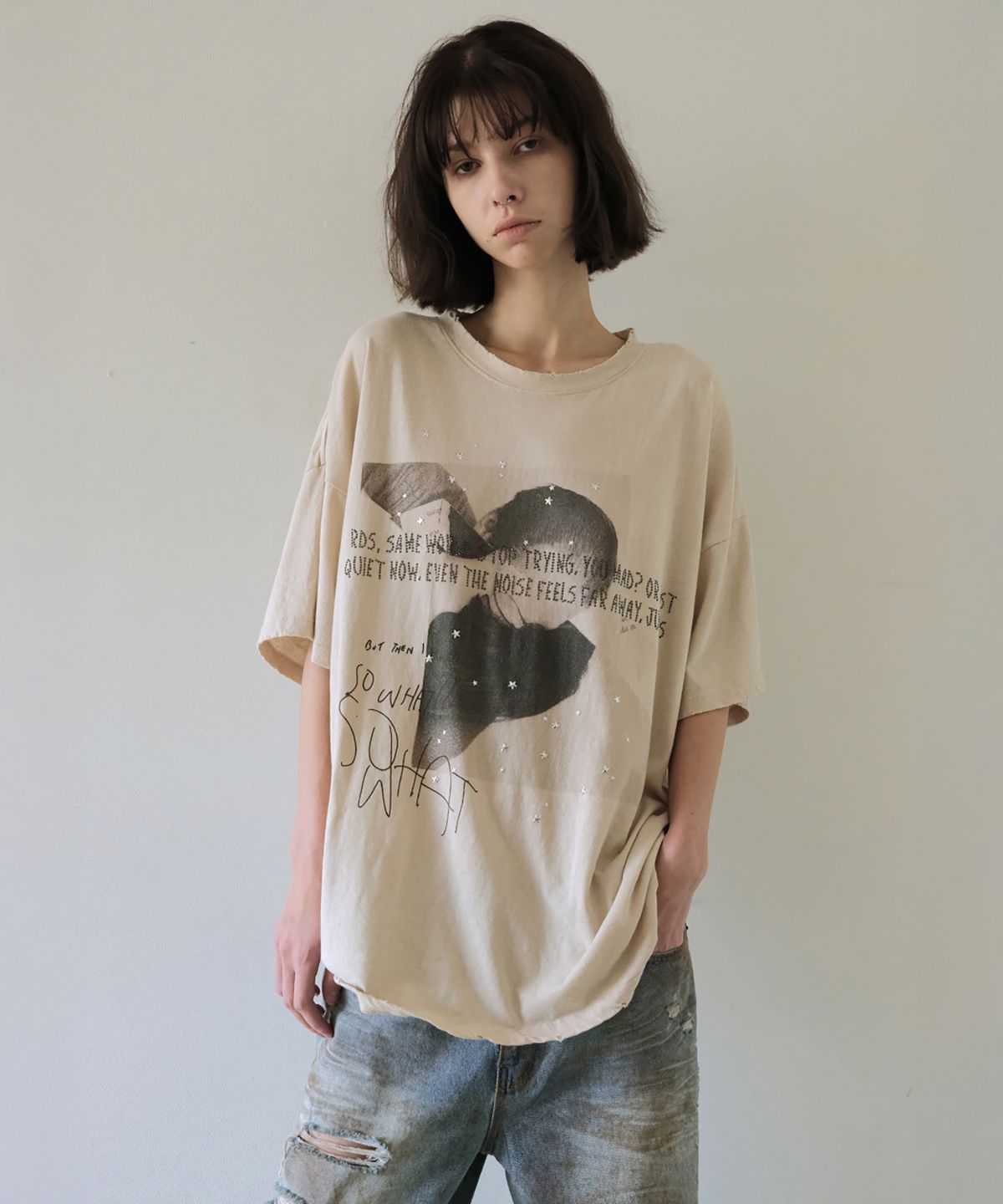 더블유케이엔디 프로젝트(WKND PROJECT) LAYERED GRAPHIC TEE (LIGHT BEIGE)