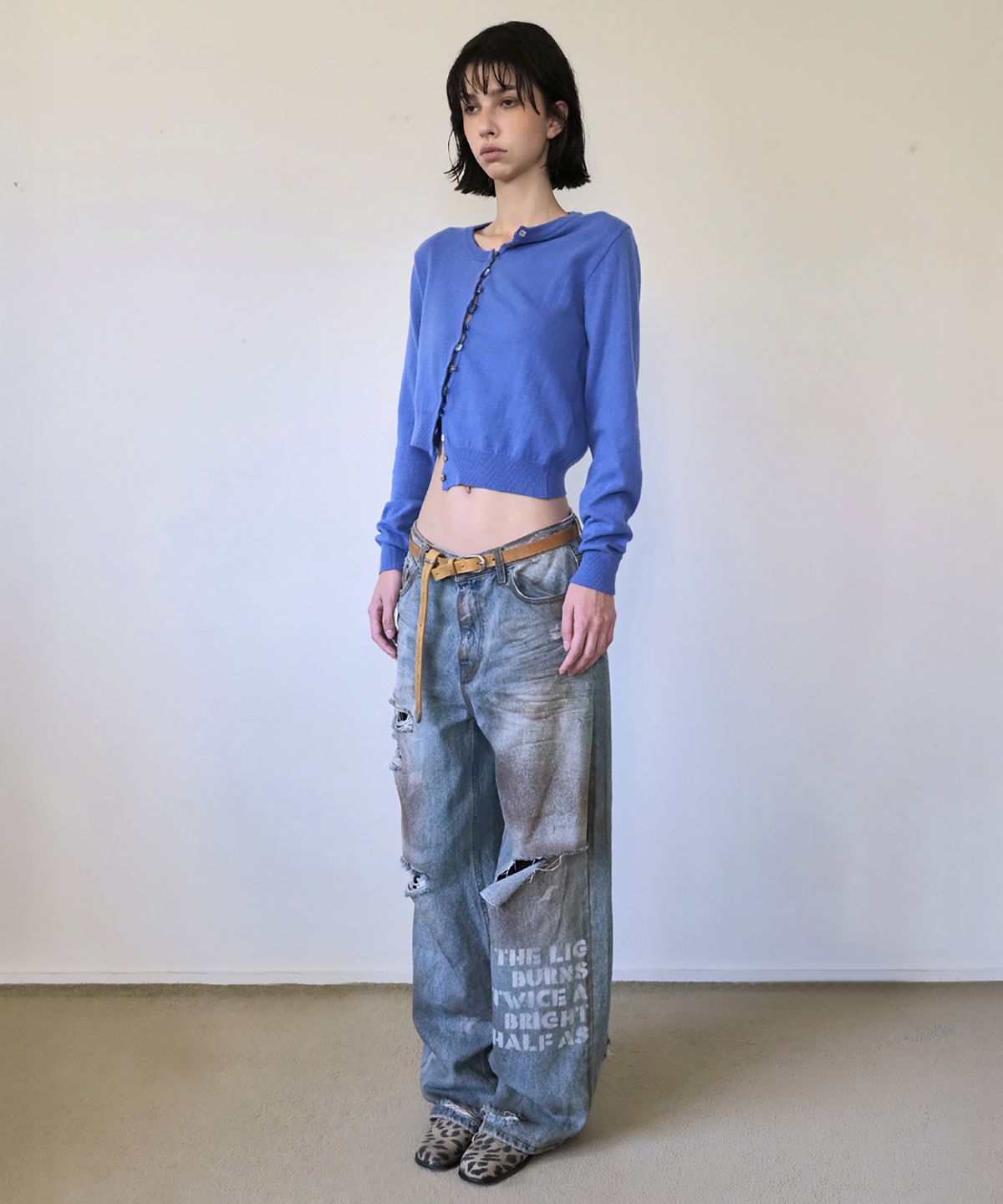 더블유케이엔디 프로젝트(WKND PROJECT) ASYMMETRIC KNIT CARDIGAN (BLUE)