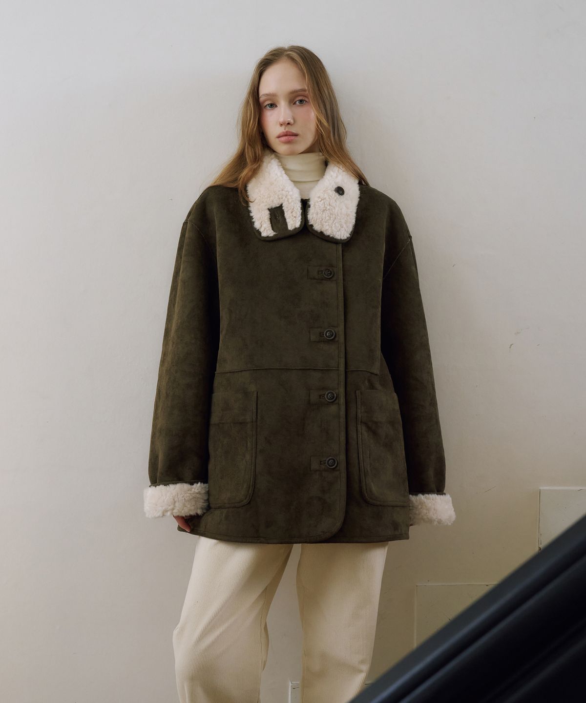드헤베(DEHEVE) Reversible Suede High-Neck Mustang [Khaki]