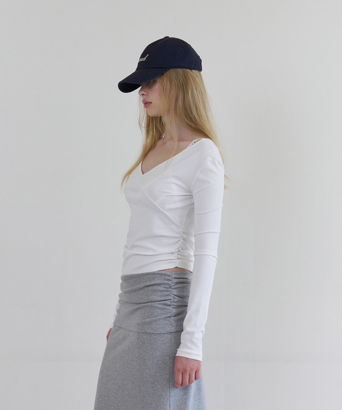 톤드(TONED) V-neck ballet sleeve t-shirt (white)